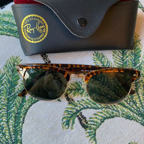 Ray-Ban RB3016 Clubmaster W0331 51
