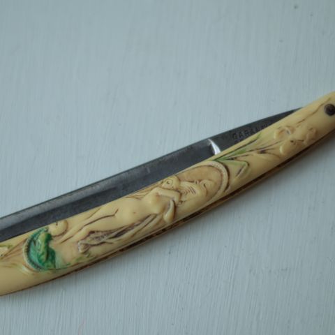 Vintage barberkniv Solingen med motiv av naken kvinne