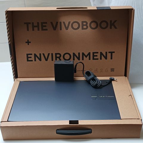 ASUS VivoBook Pro 15 OLED M3500Q AMD Ryzen 5 5600H Radeon RX Vega 7 8GB 512GB