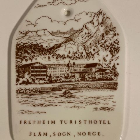 Smørbrikke / smørfjøl fra Figgjo flint,  designet av Johan Thomsen