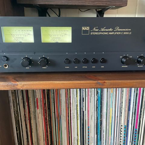 NAD 3050 LE limited edition med dirac romkorreksjon og Blueos (demobrukt)