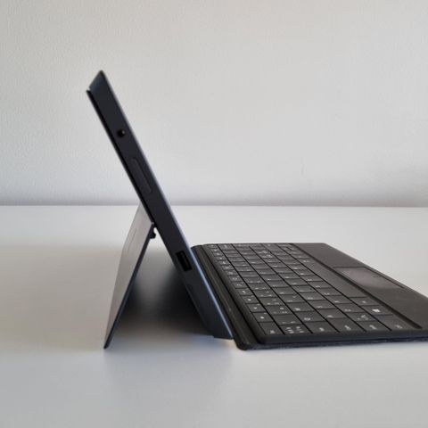 Microsoft Surface Pro Mini PC