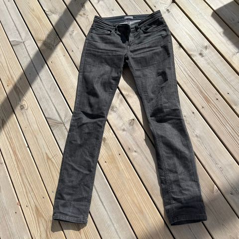 Svarte jeans / dongeri / denim fra Filippa K W29 L32