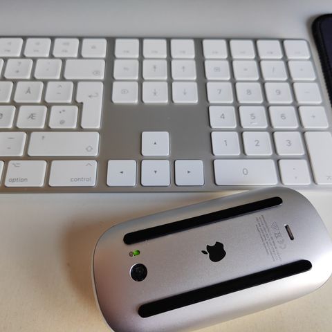 Trådløs Apple tastatur og mus selges samlet!