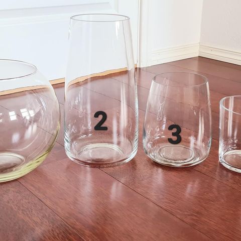 Glassvase 4 pcs 


1 