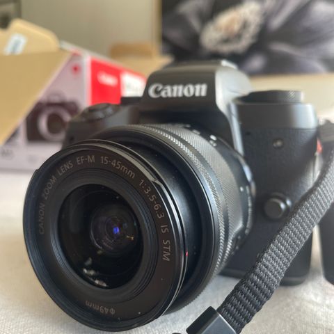 Canon EOS M5+ 15-45mm