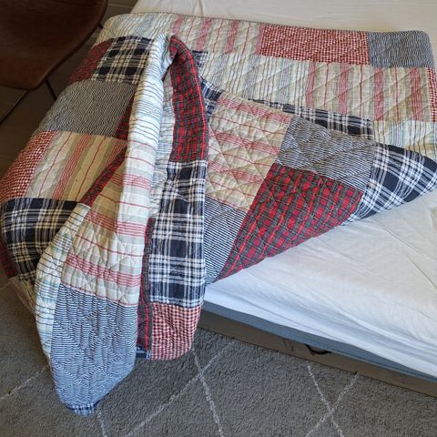 Sengeteppe i patchwork