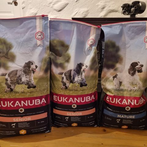 Eukanuba ca 40kg med tørrfor