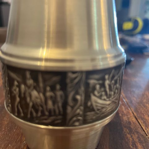 Pewter tinn vase