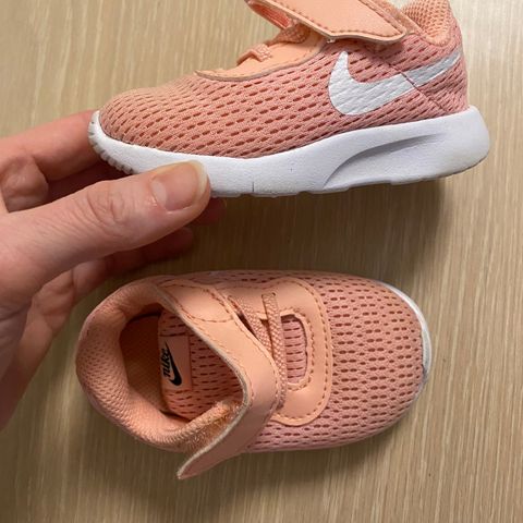 Nike rosa sneakers til jente