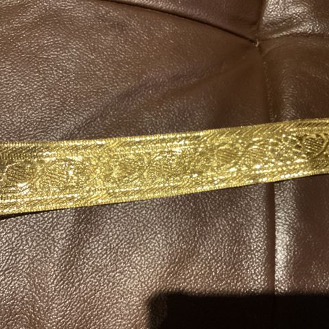Nydelig gull stoff bånd med mønster bred bånd 7,5 m