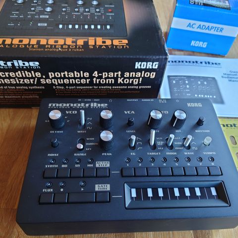 Korg Monotribe m. originaleske