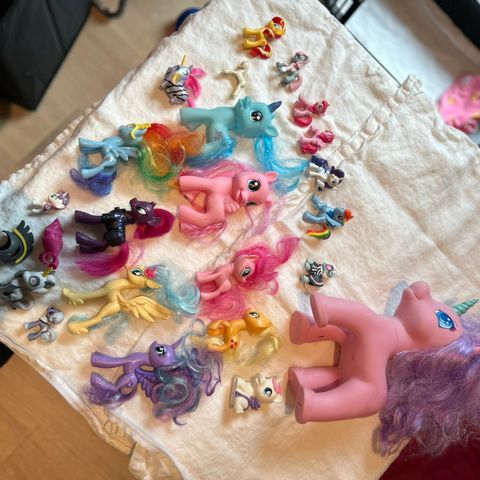 Forskjellige hester og My Litle Ponies