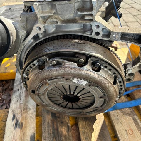 clutch og svinghjul til Volvo V40 1.6 D2 D4162T 2015 modell