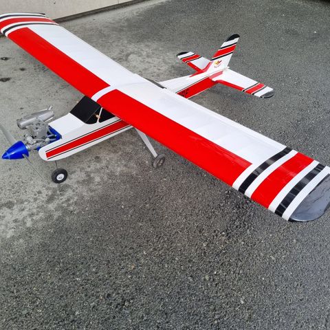Bensindrevet modellfly med OS motor