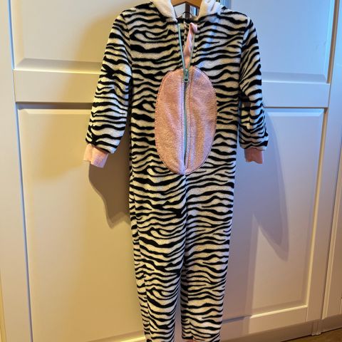 Zebra onesie, str 3-4 år