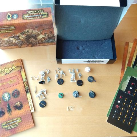 Dungeons & Dragons Chainmail : Miniatures Game - Starter Set selges!