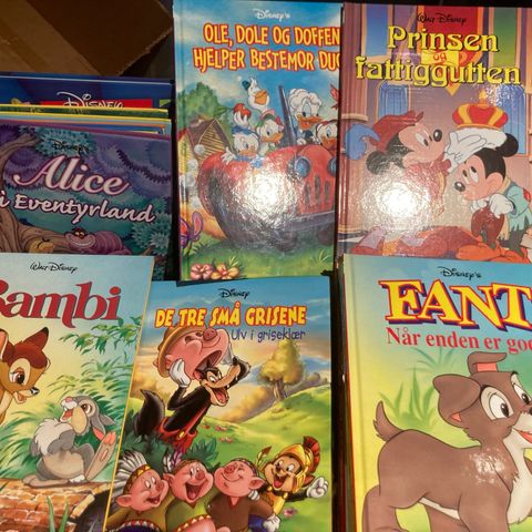 Div. innbundne Disney bøker selges til kr. 20,- pr. stk.
