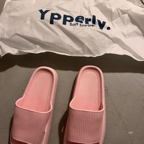 Ypperly slippers