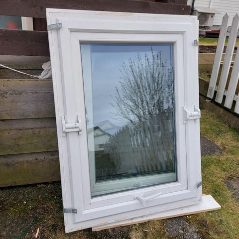 PVC - to vinduer - 120 x 90 cm