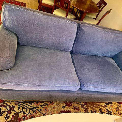Pen kornblå sofa selges - 2-seters