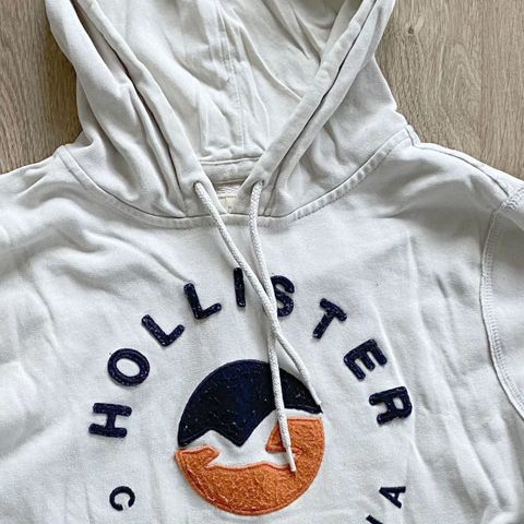 2 hettegensere Hollister / Abercrombie & Fitch selges billig str. M