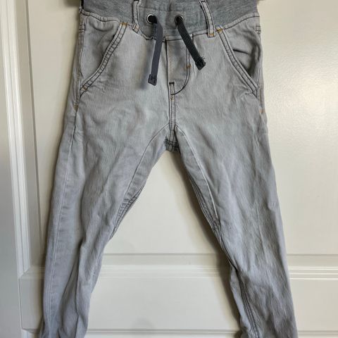 Str 110 4-5 år - lys grå bukse med strech