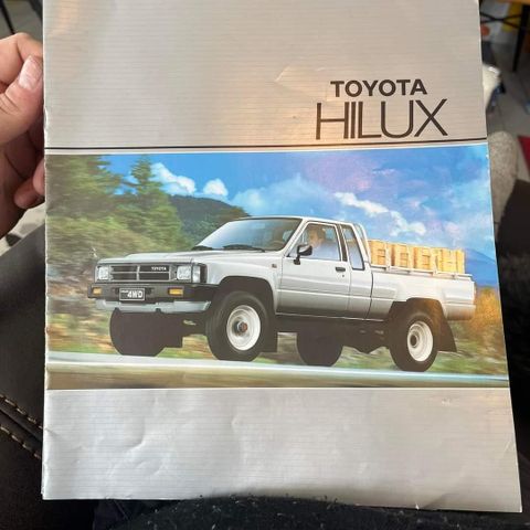 Toyota Hilux Brosjyre