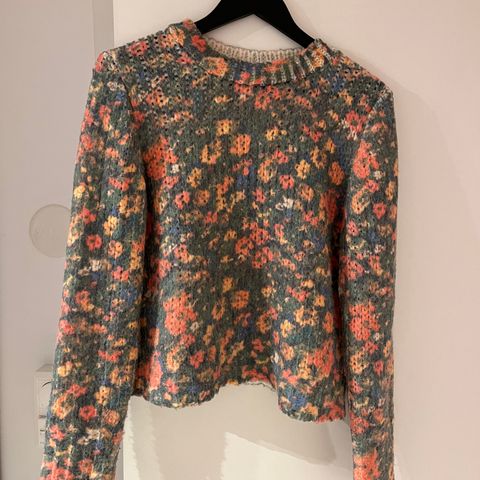 ZARA Ull genser (strikkegenser) med blomster print, str M (L)
