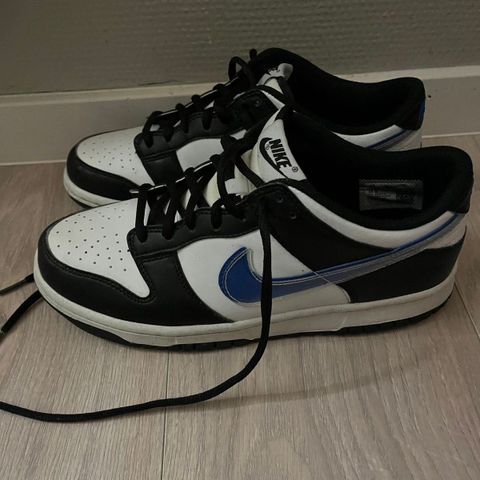 Som ny UNISEX NIKE DUNK LOW Joggesko