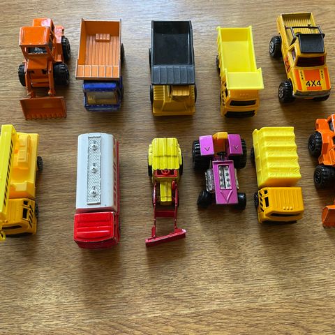 10 stk Vintage 1980 - lekebiler Matchbox, Corgi, Majorette mm. - pent brukt