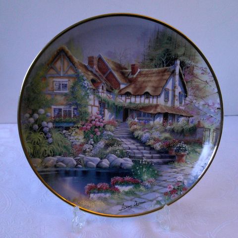 Franklin Mint platte "Cobbelstone Cottage" fra 80-tallet