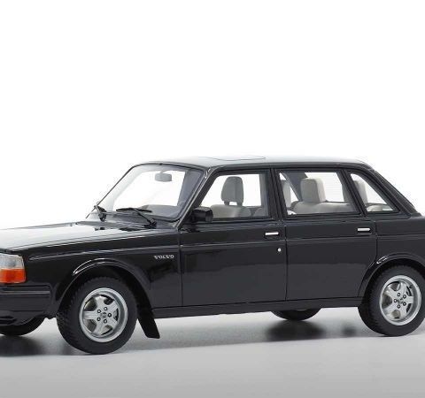 Volvo 244 Turbo (1981) - Sort - DNA Collectibles - Limited Edition  1:18.