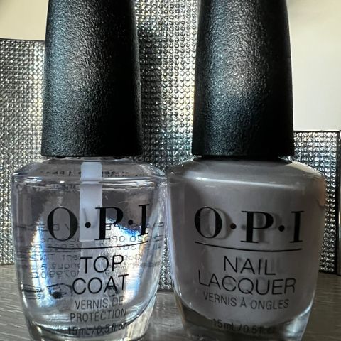 OPI neglelakk + top coat NY 💕