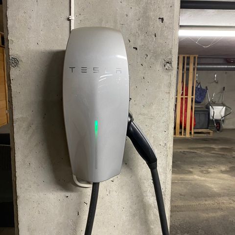 Tesla wallconnector