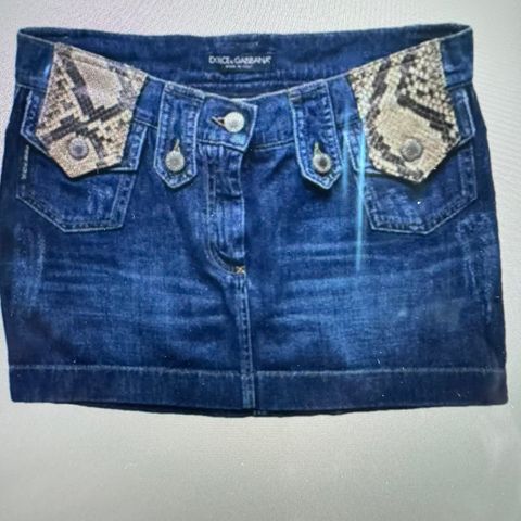 Dolce Gabbana jeansskjørt med skinn detaljer str 38 (s)