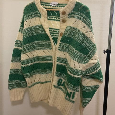 Ganni strikket cardigan str 38