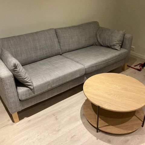 Pent brukt sofa til salgs