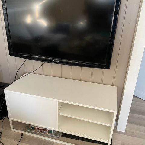 40 tommer + tv bord