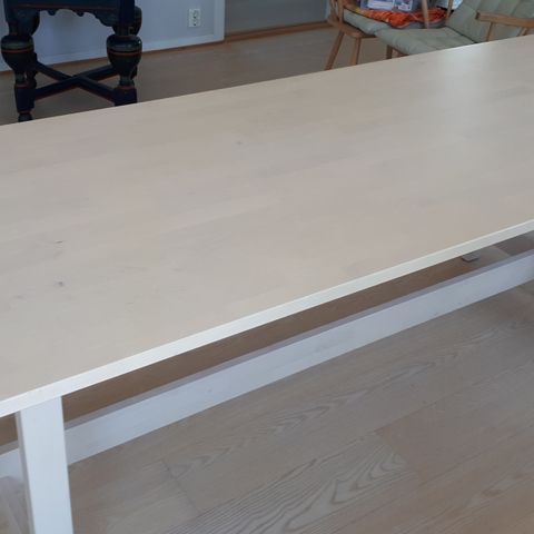 Spisebord / Arbeidsbord i  bjørk