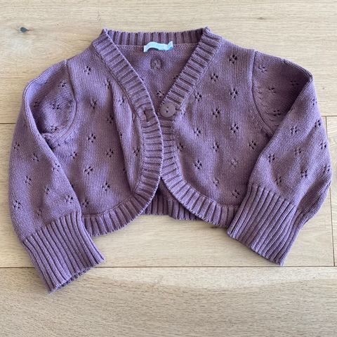 Kort strikket jakke til jente str 3år