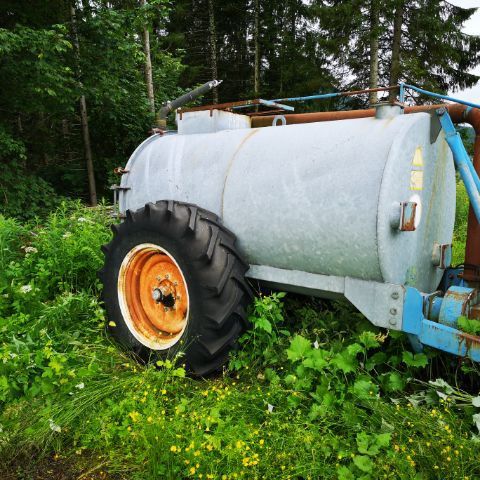 NY PRIS!!! Låseby Gjødselvogn 4000 liter