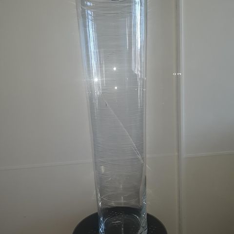Veldig høyt vase, krukke fra Leonardo. H:70 cm.
