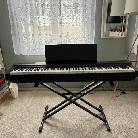 Piano Yamaha P-125