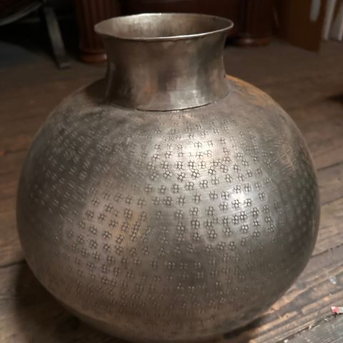 Stor Marrokansk vase/krukke i metal