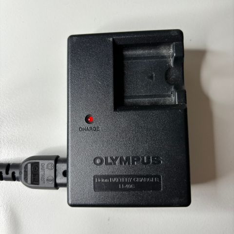 Olympus batterilader - No. 11 40C