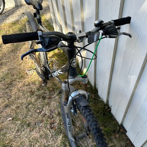 sykkel med vinter dekk/ ny reparert