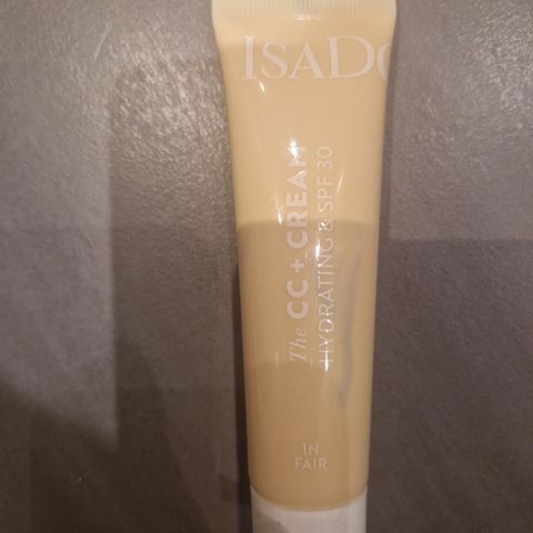 Isadora the cc + cream