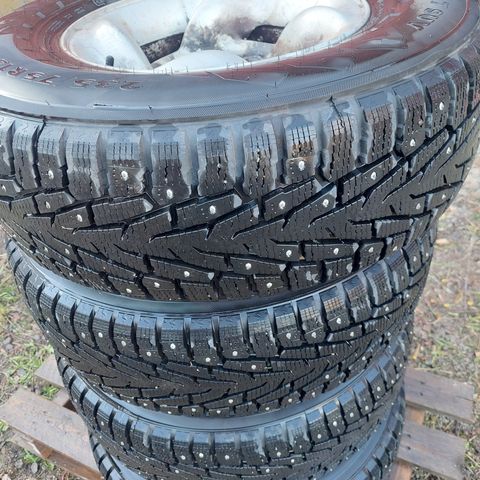 Vinterdekk 235/75R15