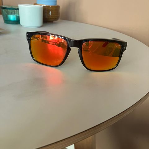 Oakley holbrook solbriller selges
